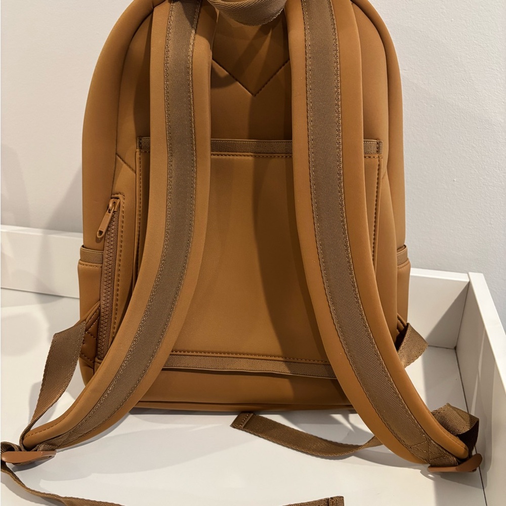 Quince Caramel Tan Everyday Backpack - Picture 3 of 7